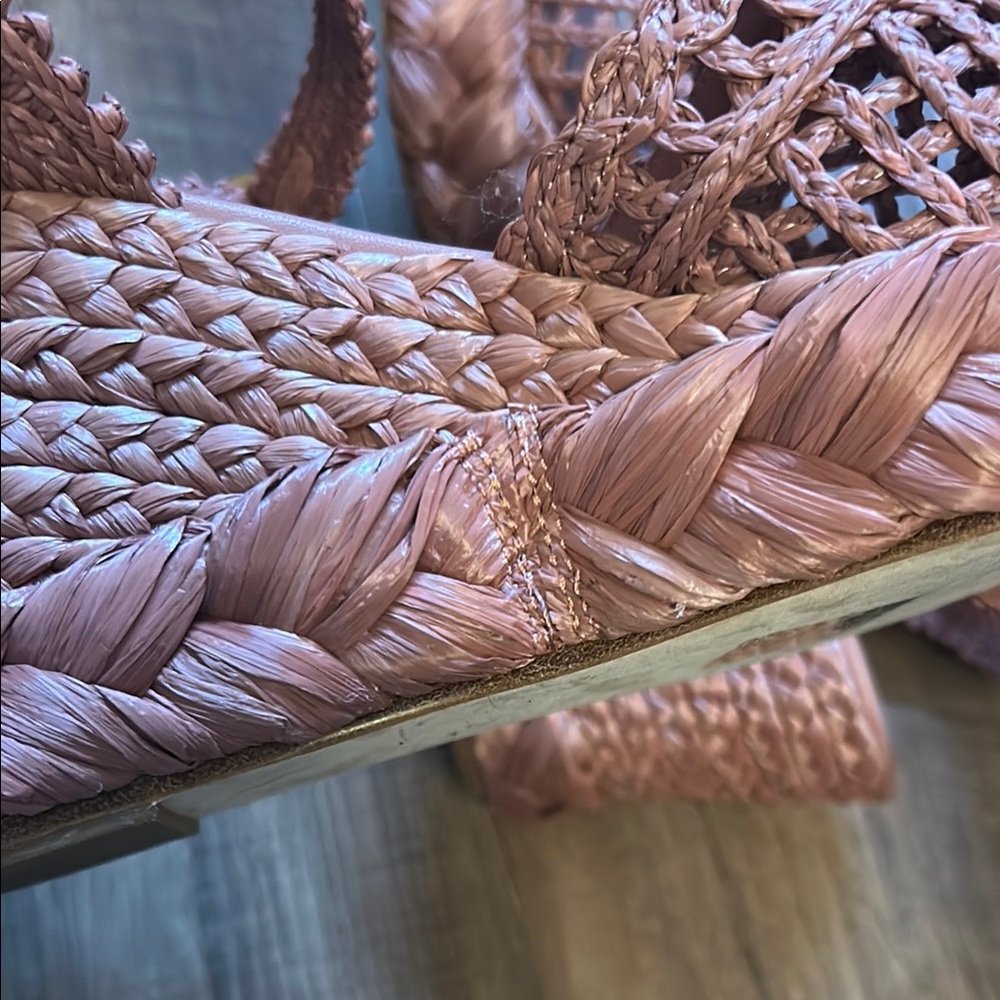 Tory Burch Mauve Woven Sandals - Picture 6 of 12